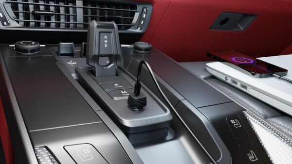 WYE 38W USB-A & USB-C QC In-Car Charger - Image 2