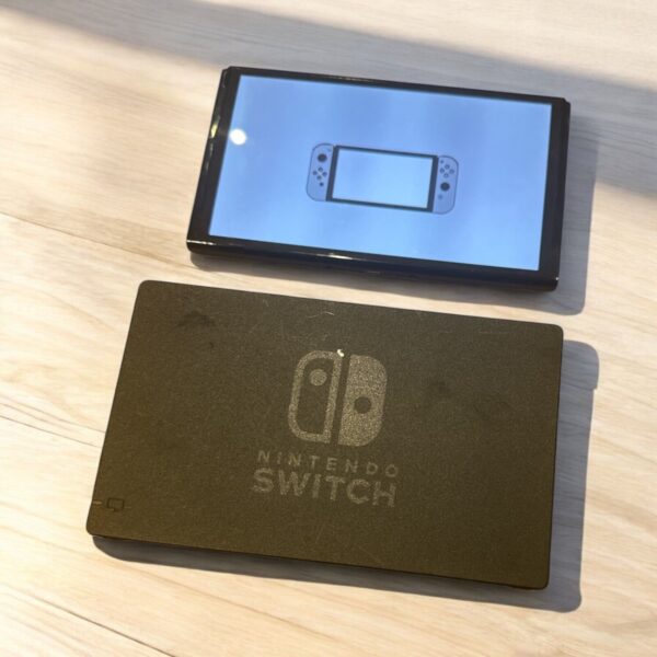 Nintendo Switch OLED Model HEG-001 64GB Plus Dock
