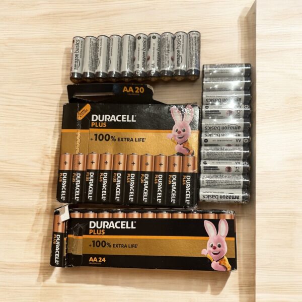 64 Qty of AA Batteries LR6 - Duracell Plus & AZ Basics - Expiry 2034